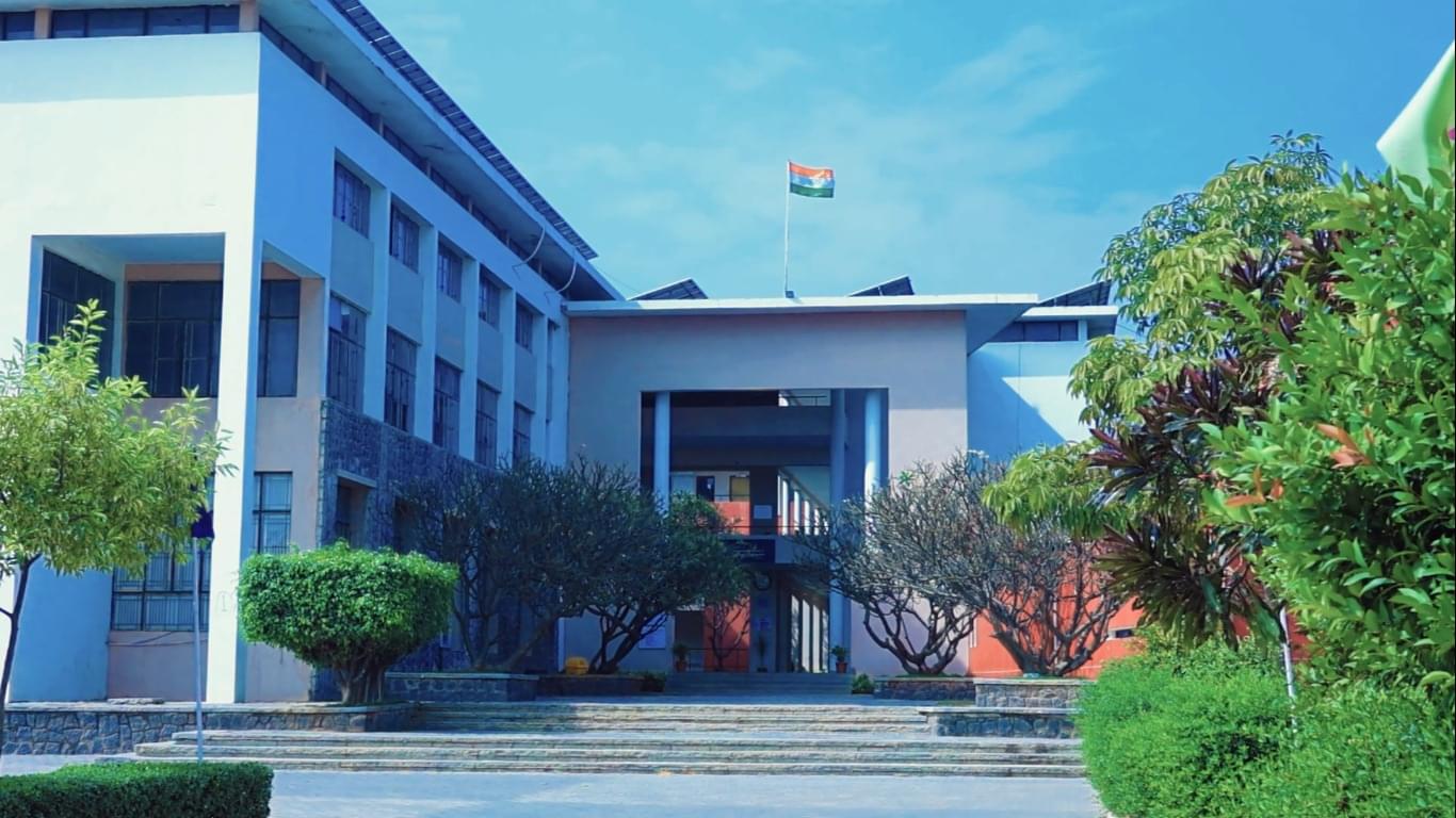 SR University Academic Building photo 10